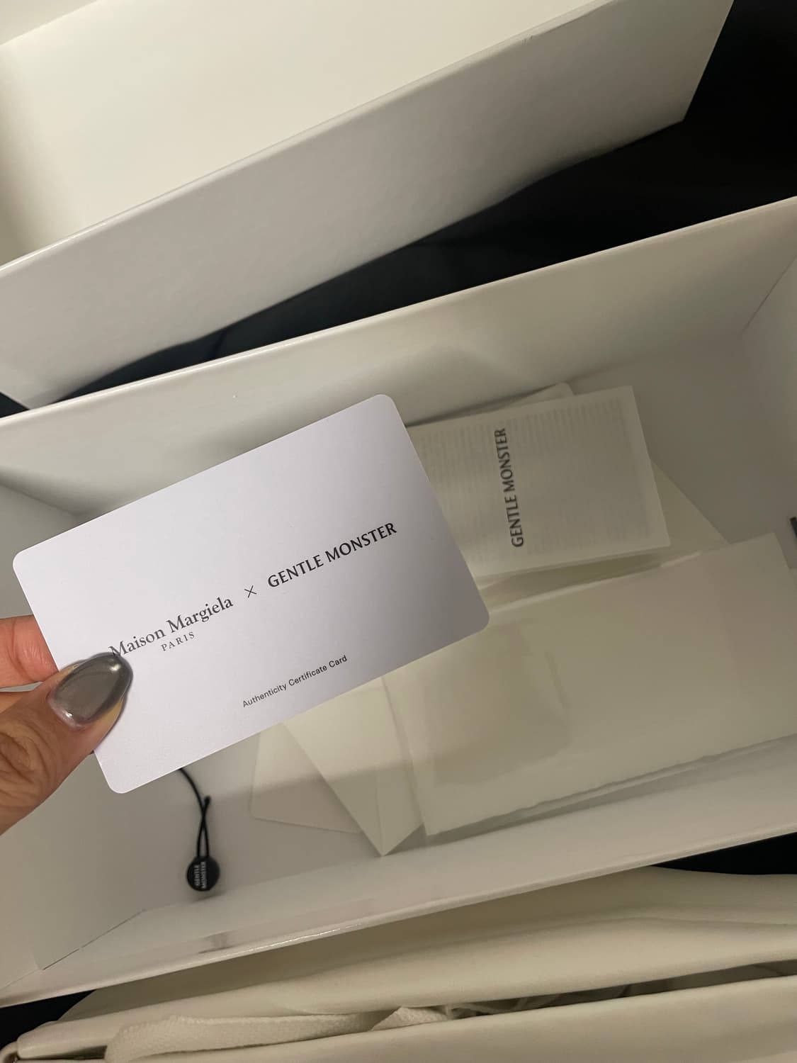 (새상품) 젠틀몬스터x메종마르지엘라 선글라스 MM108 01 블랙 상품이미지8