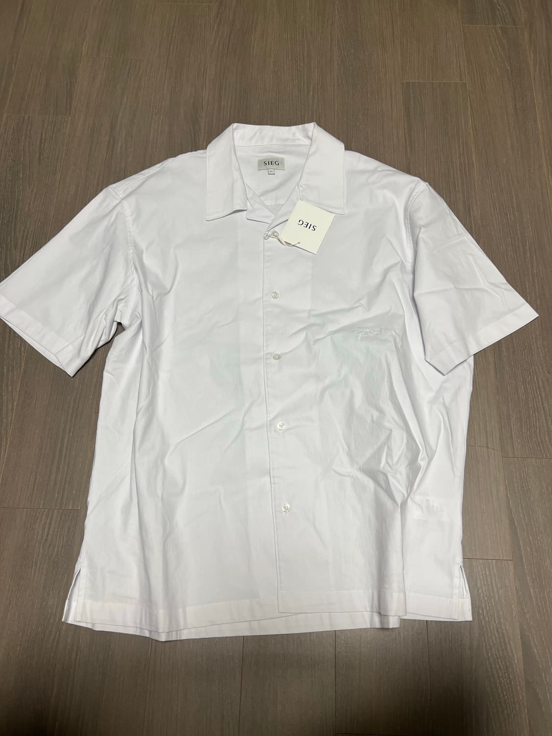 [새상품] 지이크 스티나페르손 콜라보 꽃 자수 반팔 셔츠 상품이미지2