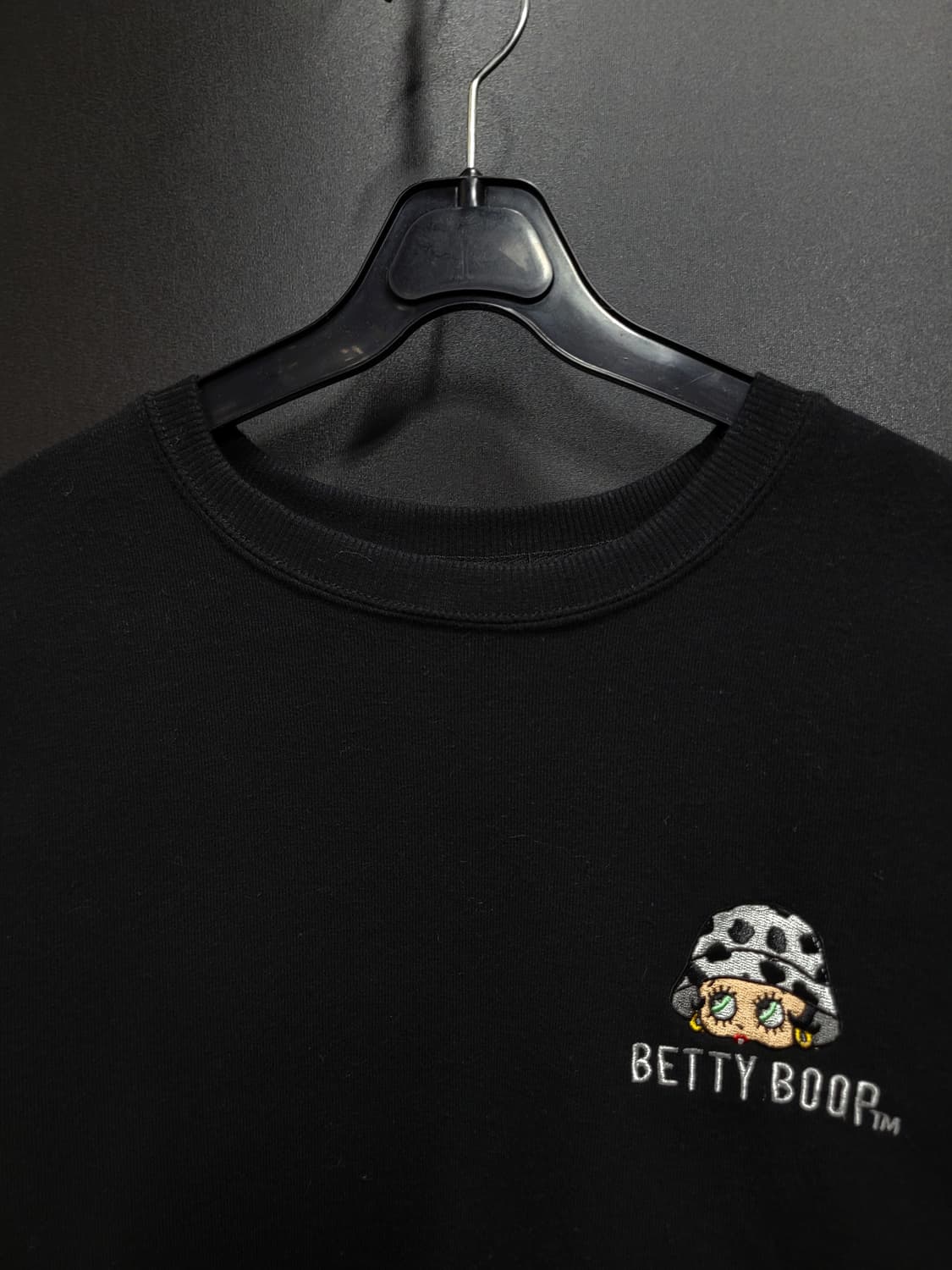 BETTY BOOP 베티붑 자수로고 입체 백로고 빅로고 오버핏 맨투맨 상품이미지3
