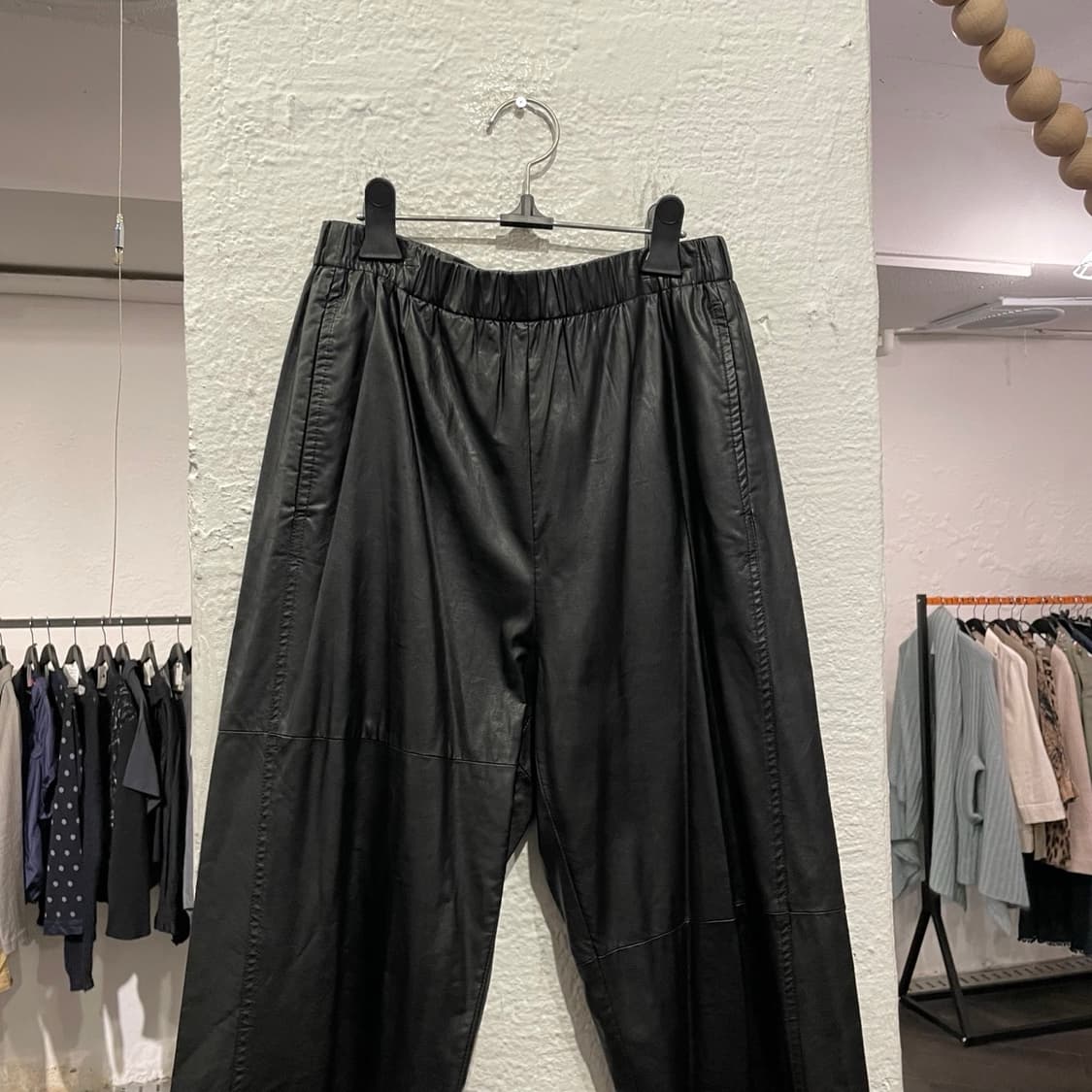 마르지엘라 MM6 레더 팬츠 상품이미지2