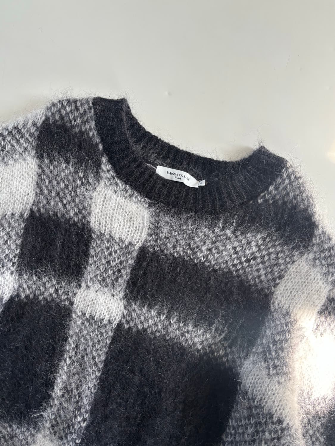 Maison Kitsune 메종키츠네 브러시드 모헤어 체크 니트 상품이미지5