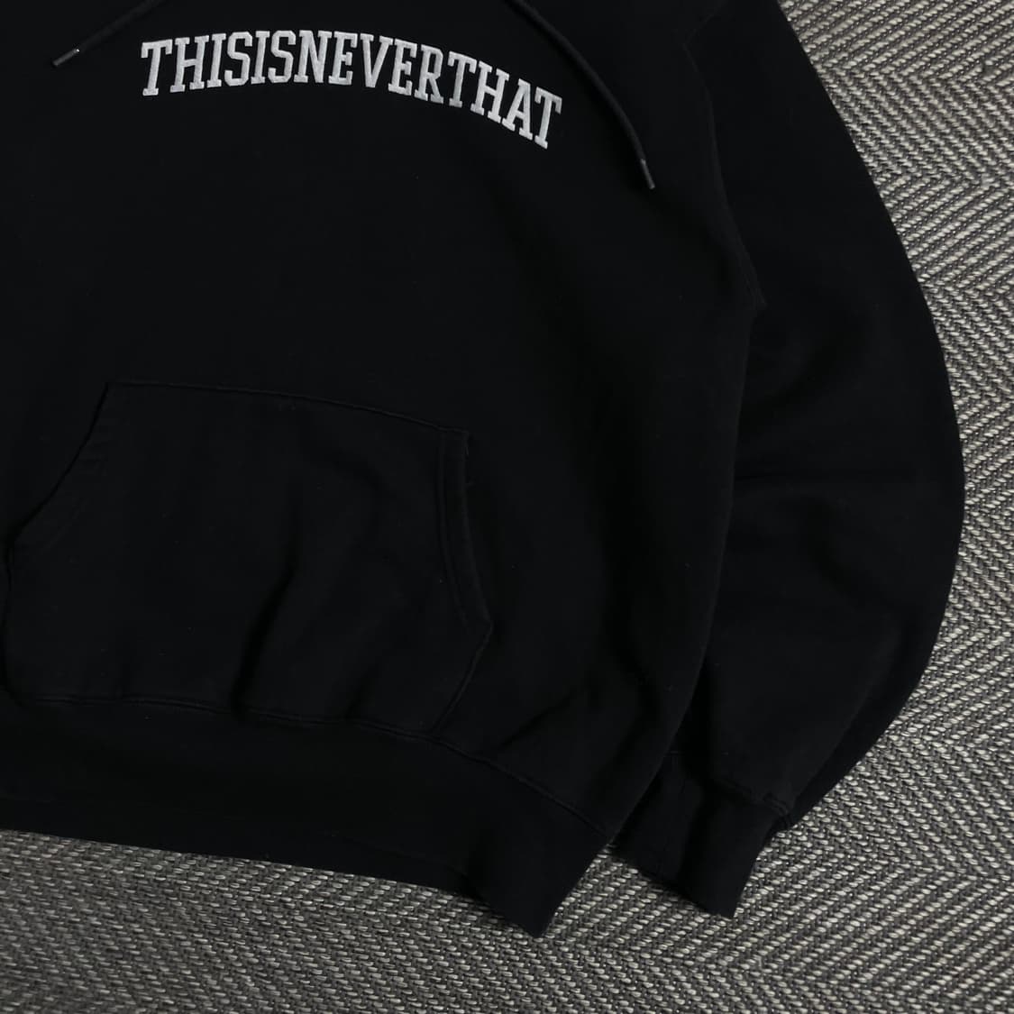 디스이즈네버댓 아치로고 박시핏 후드 티셔츠 y 3701 상품이미지3
