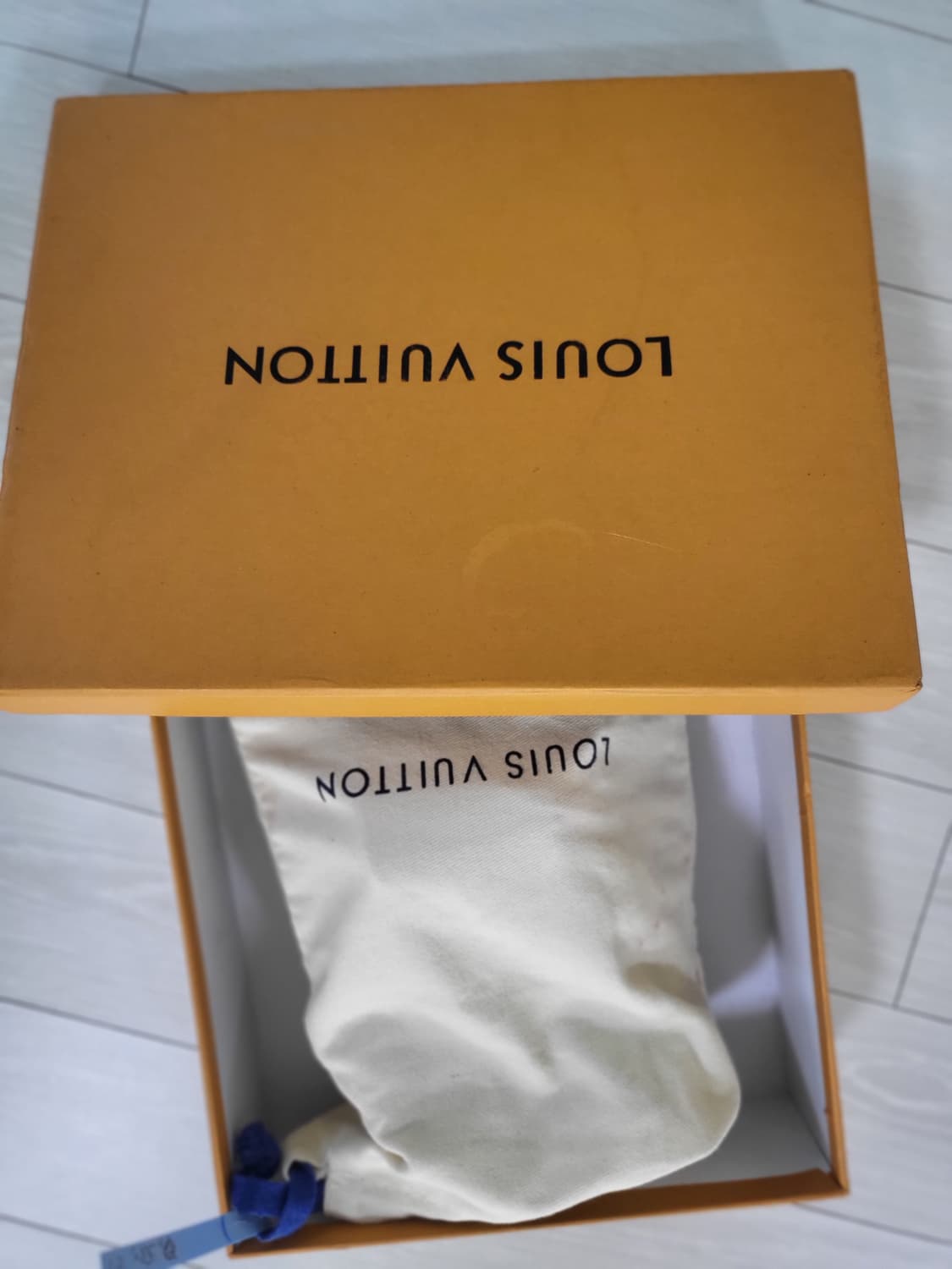 (정품)루이비통 여성 가죽 스니커즈 아이보리/골드 230 상품이미지1