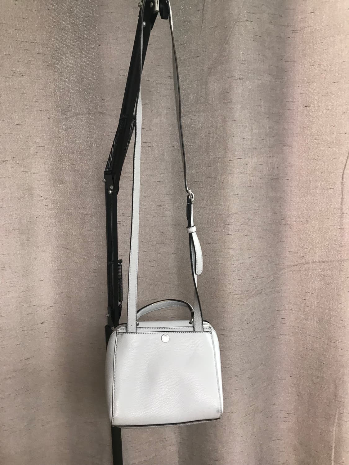 캘빈클라인 라이트 그레이 크로스백 상품이미지5