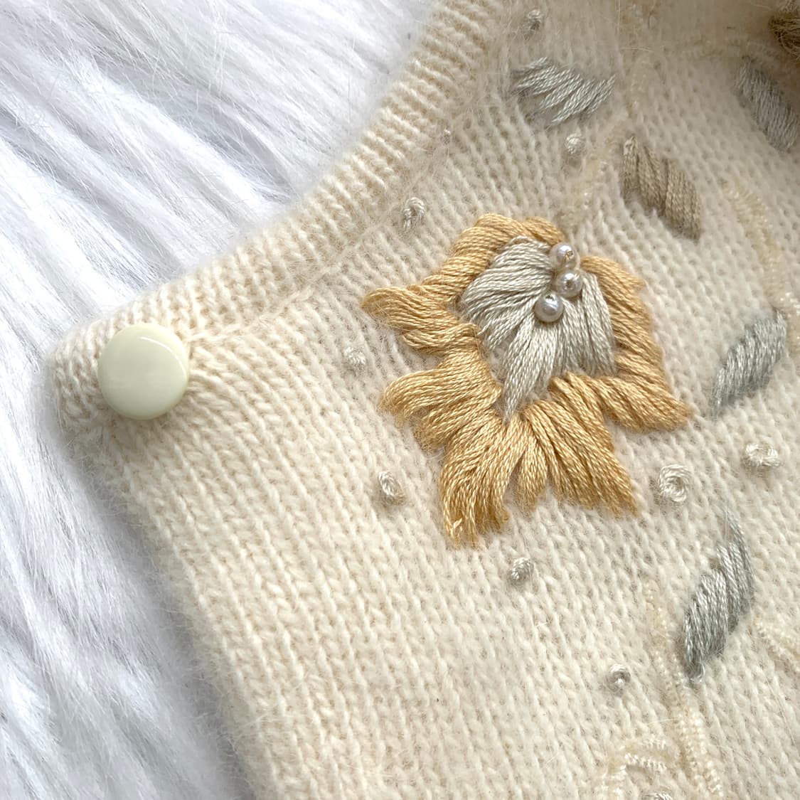 La Reine 울100 플라워 자수 진주 가디건 1791 상품이미지5