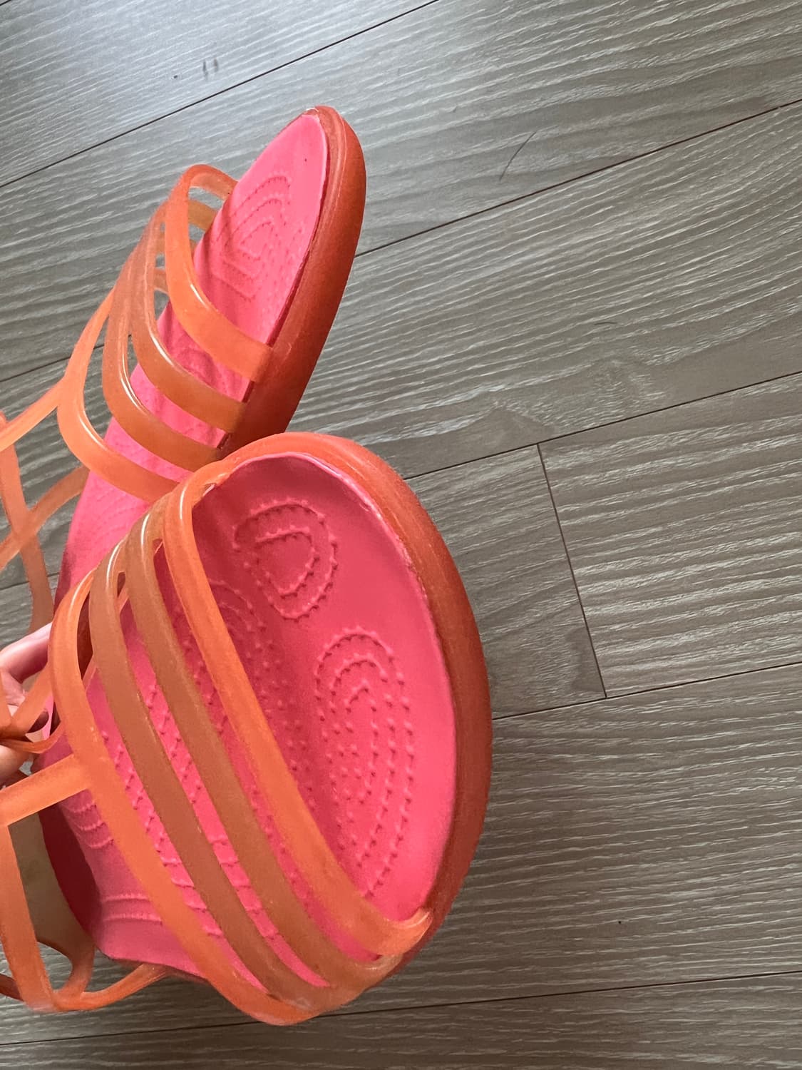 크록스 젤리 플랫슈즈샌들 아이코닉 컴포트 8 상품이미지4