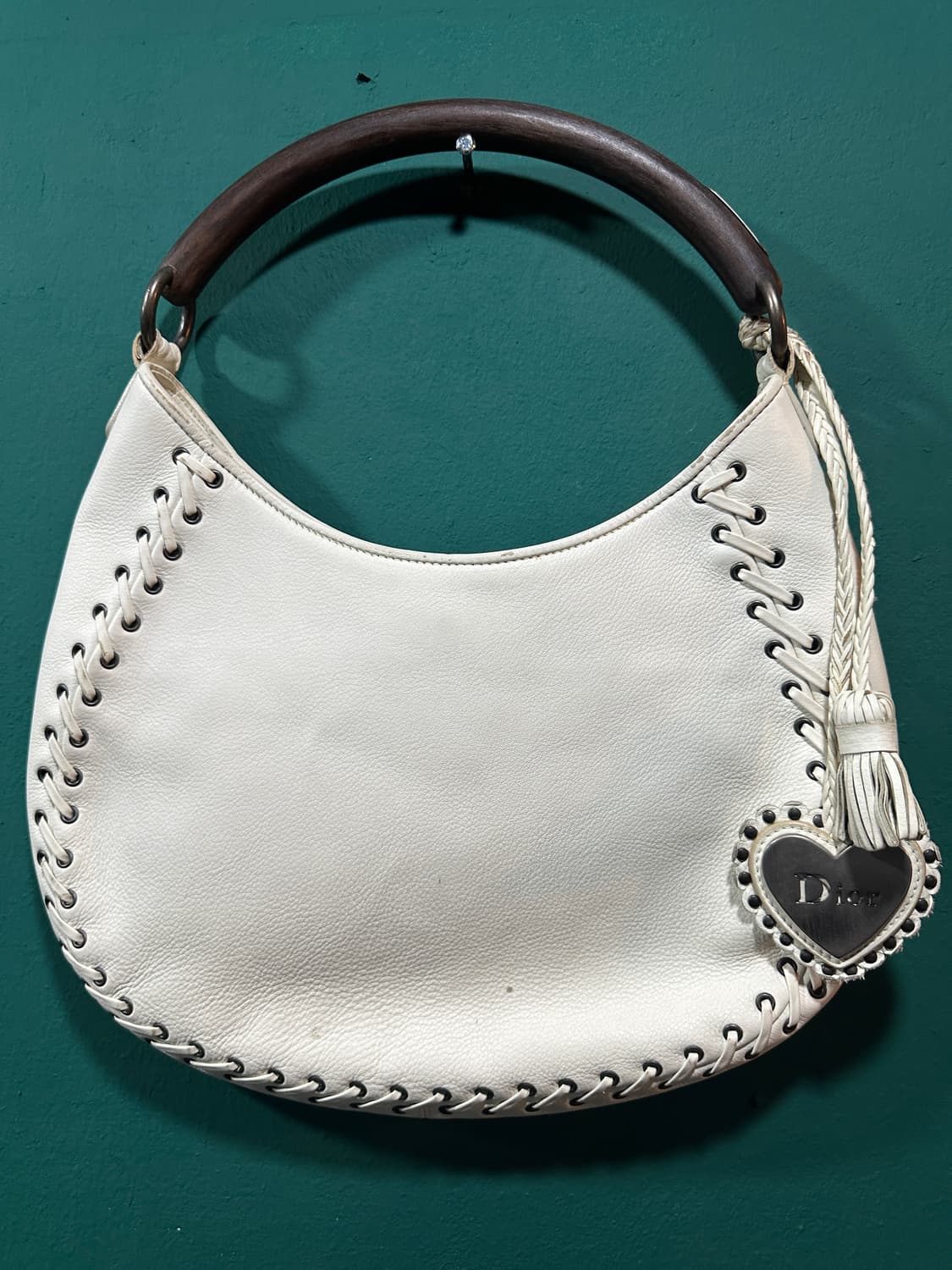 디올 화이트 레이스업 호보백 상품이미지2