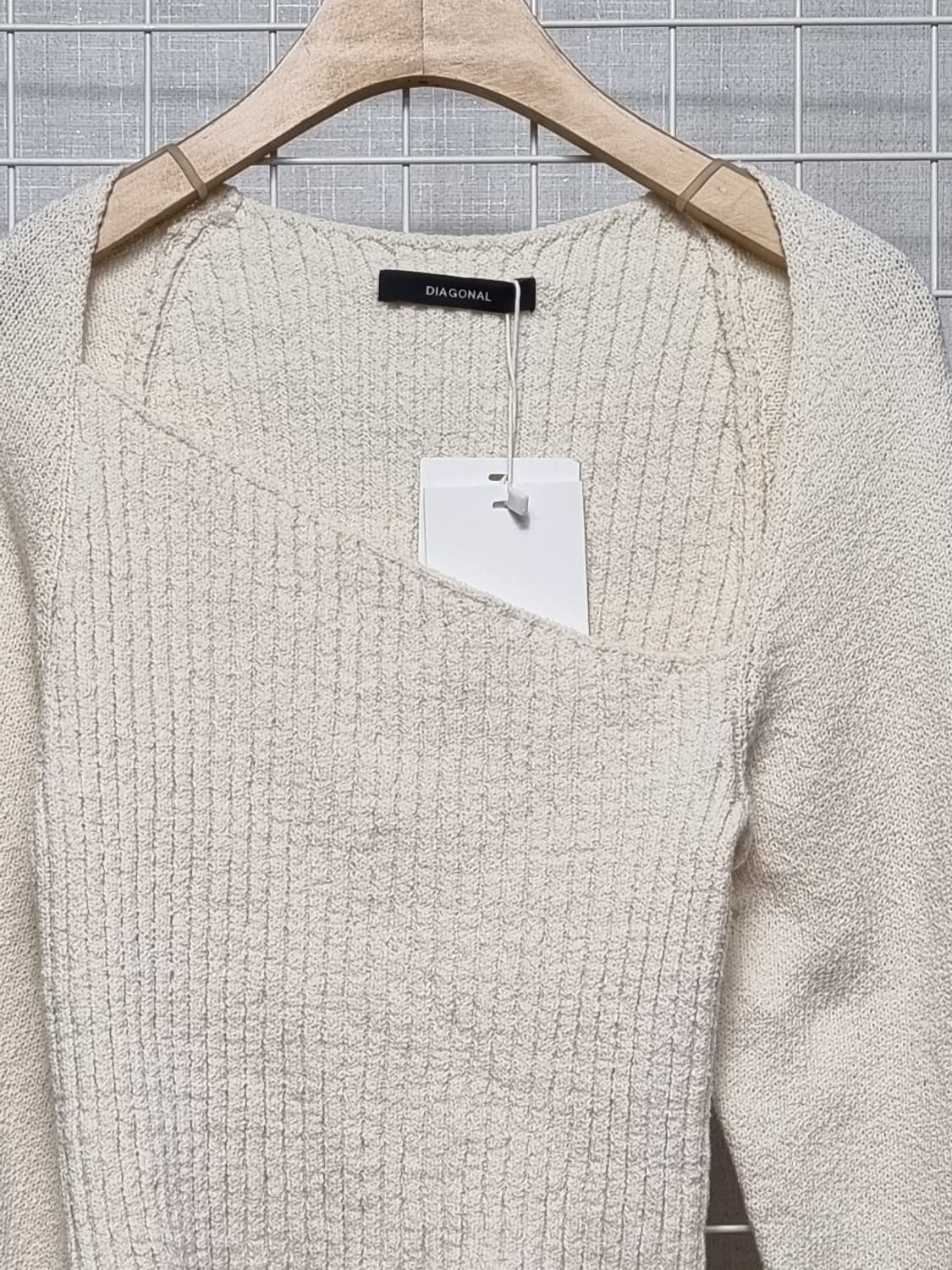 (새상품) 다이애그널 크롭 니트 상품이미지4