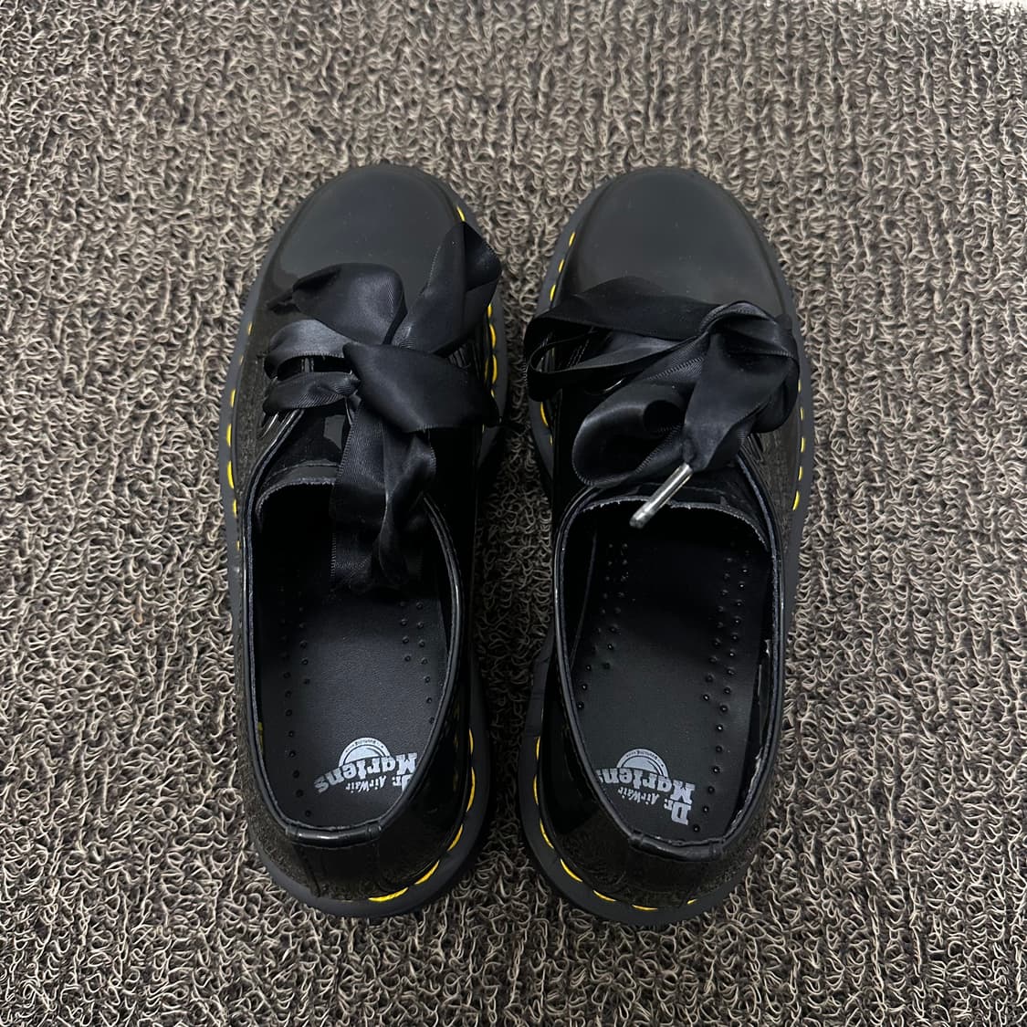 닥터마틴 여성 홀리 페이턴트 UK 6 (250사이즈) 상품이미지4