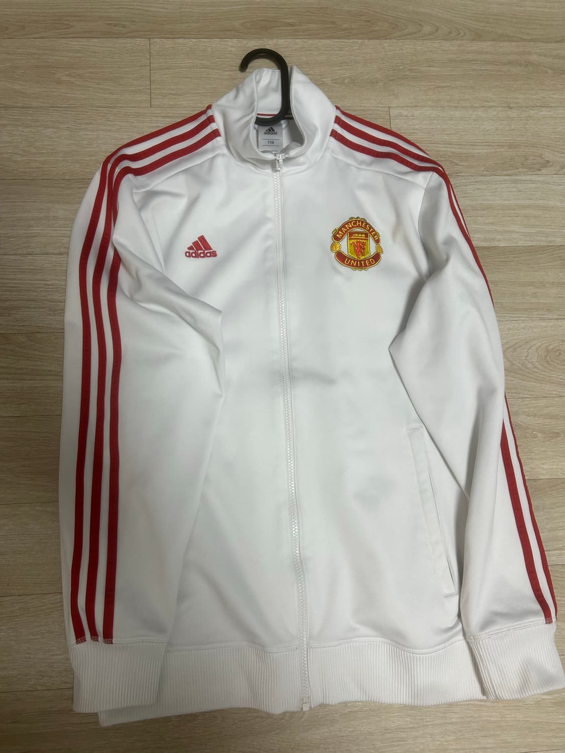 맨유 트랙탑 져지 흰빨 화이트 105~110팝니다 상품이미지1