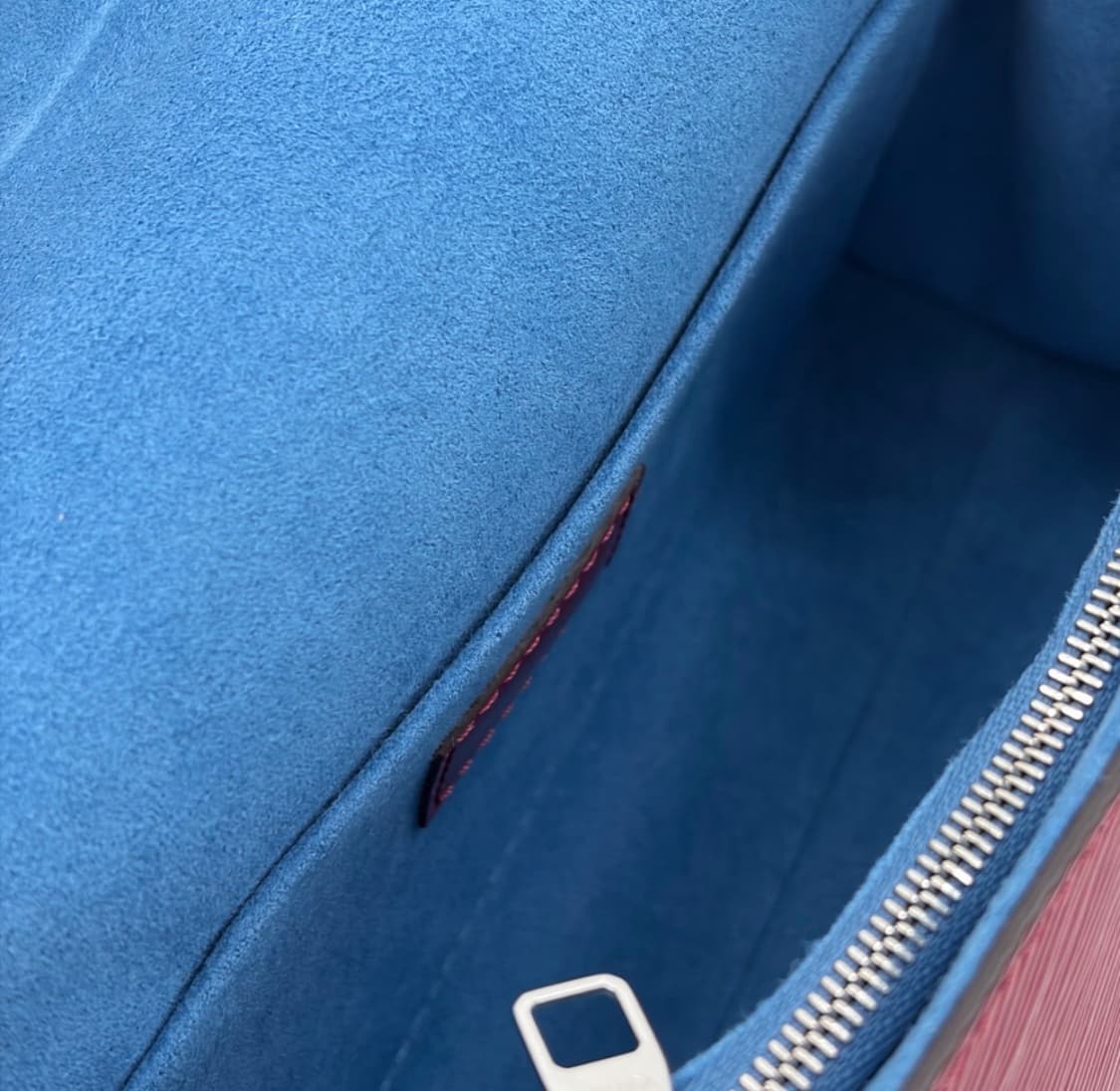 [MINI] 루이비통 여성 에삐 클루니 토트백 크로스백 미니 베리 레드 상품이미지9