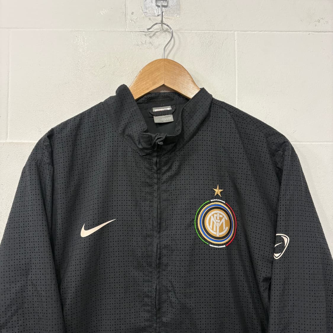 나이키 인터밀란 펀칭 블랙 바람막이 상품이미지2