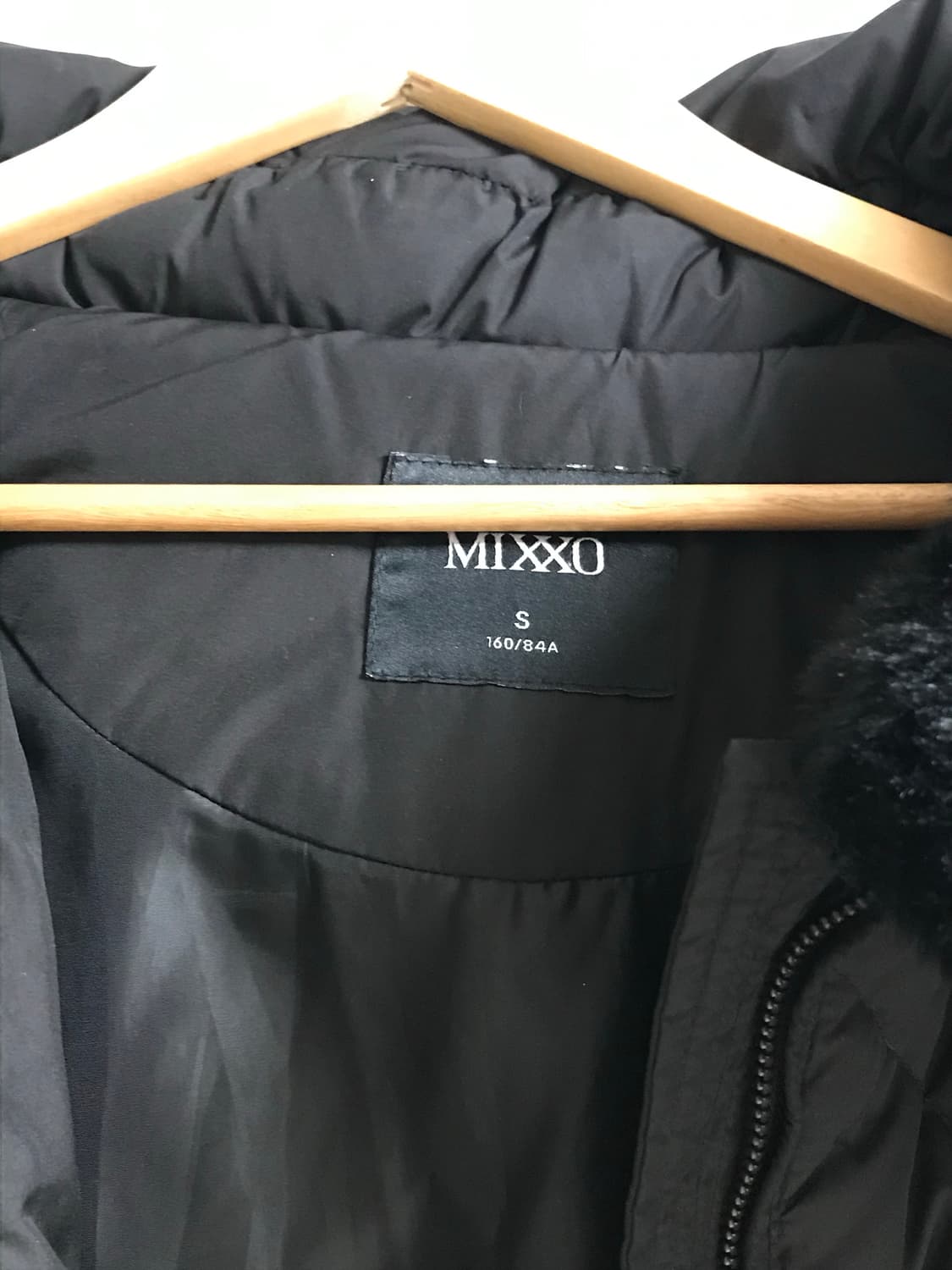 미쏘 블랙 퍼 롱패딩 상품이미지3