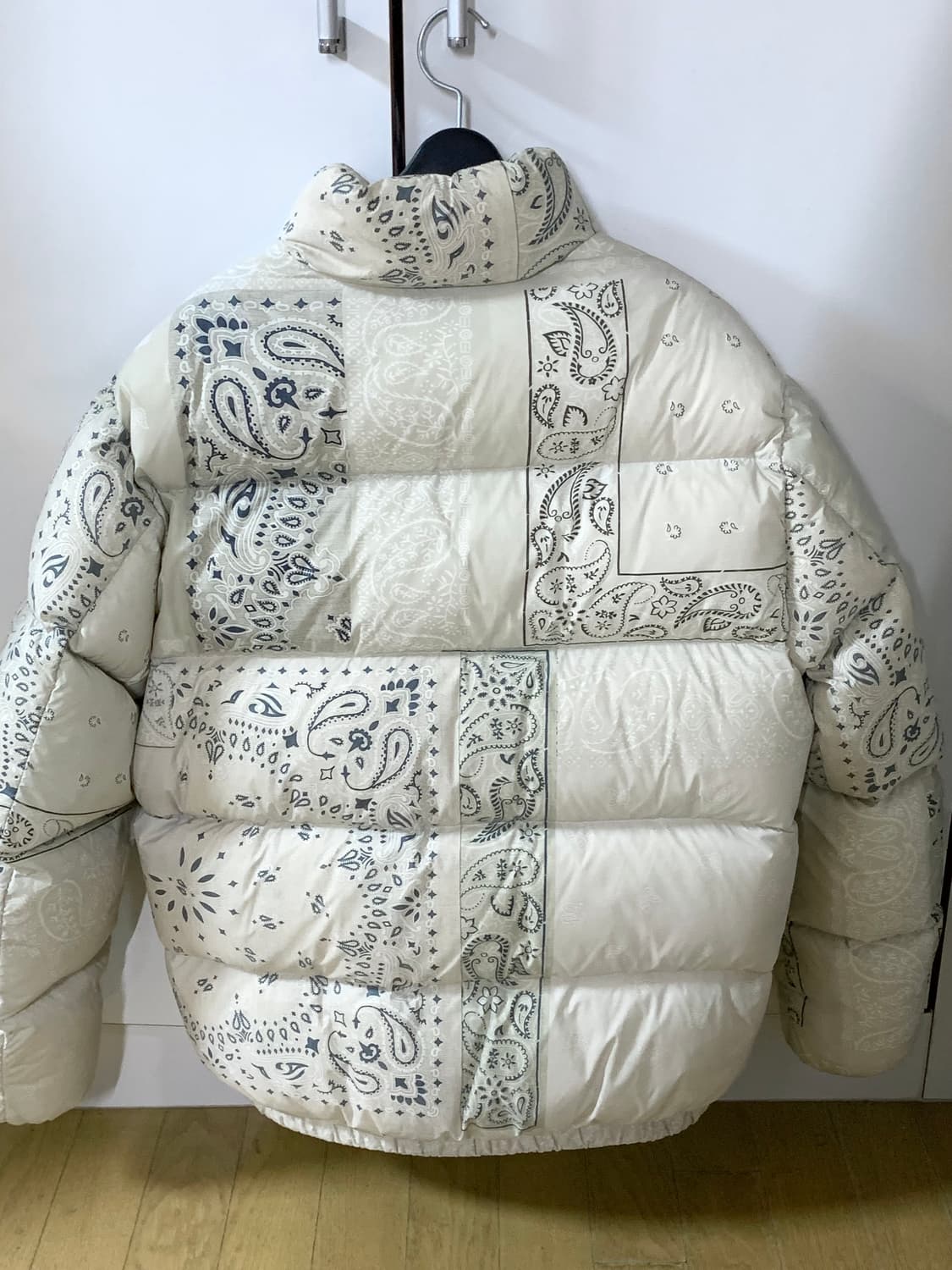 디스이즈네버댓 반다나(페이즐리) 크림 패딩 S size 상품이미지2