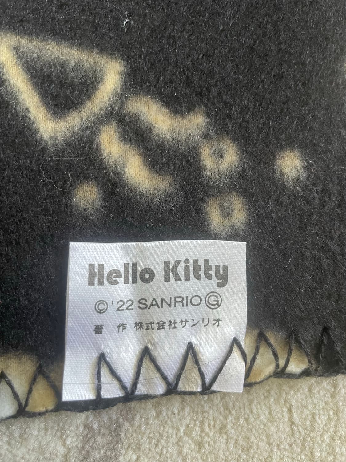 빈티지 산리오 헬로키티 블랙 무릎담요 💛🖤 상품이미지2