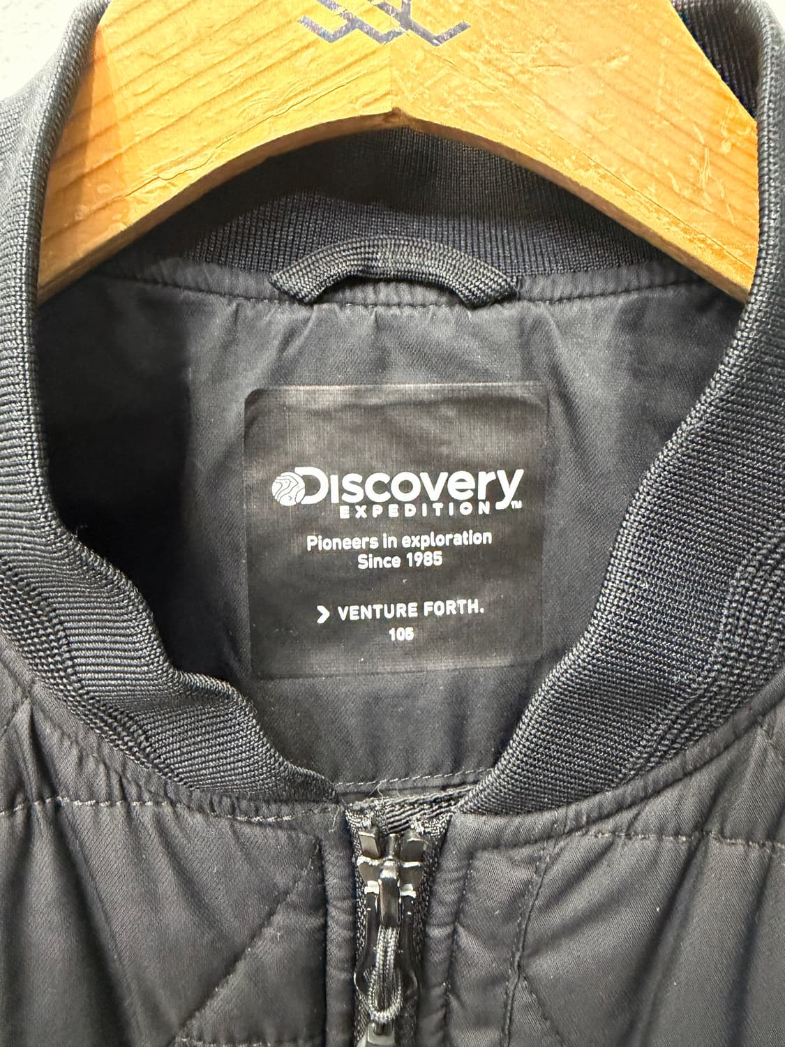 정품) 디스커버리 남성 퀼팅 봄버 블랙 패딩 105 상품이미지6