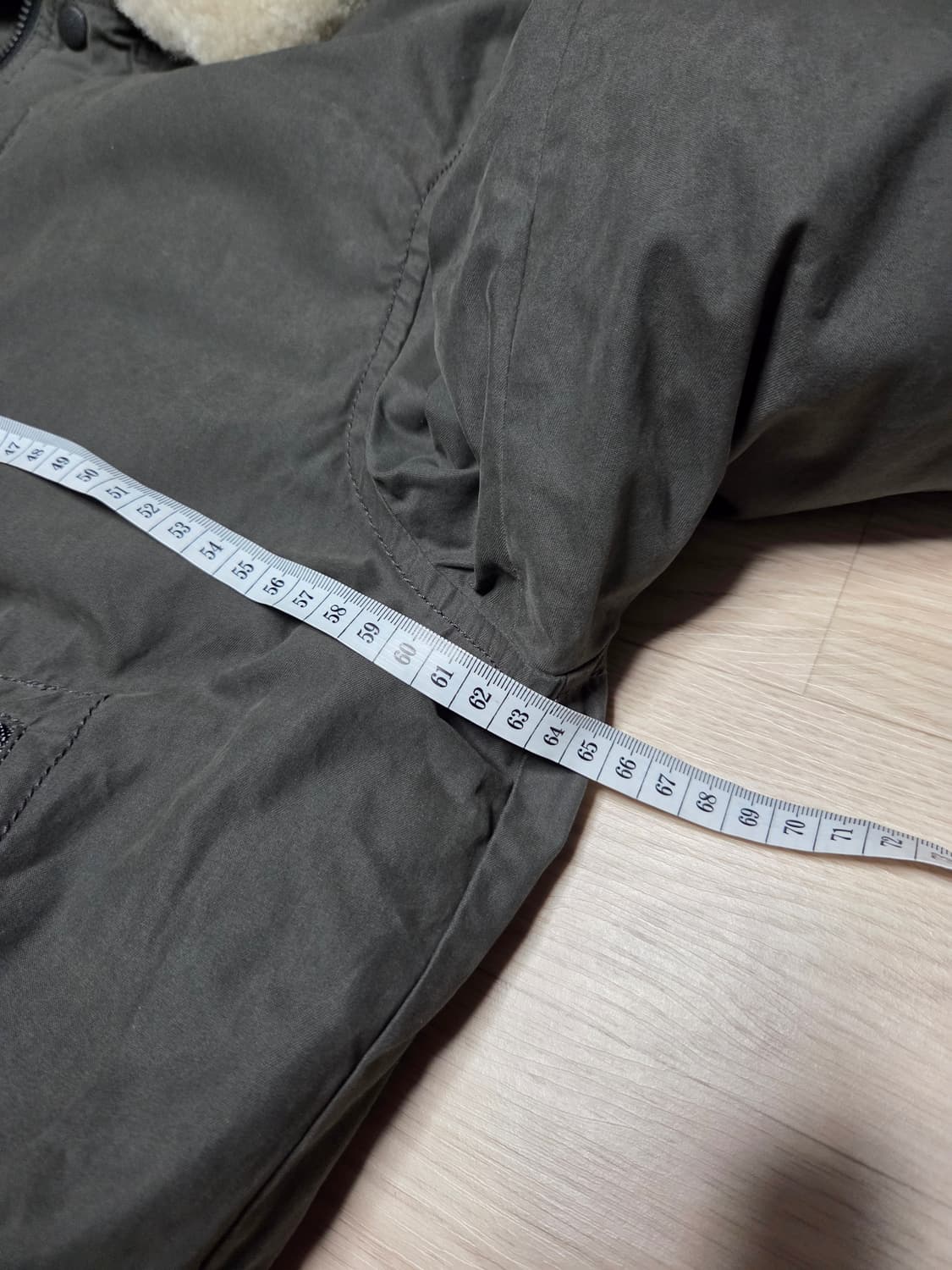 시리즈 퍼 구스다운 자켓 라파 105
 천연양모 퍼 상품이미지8