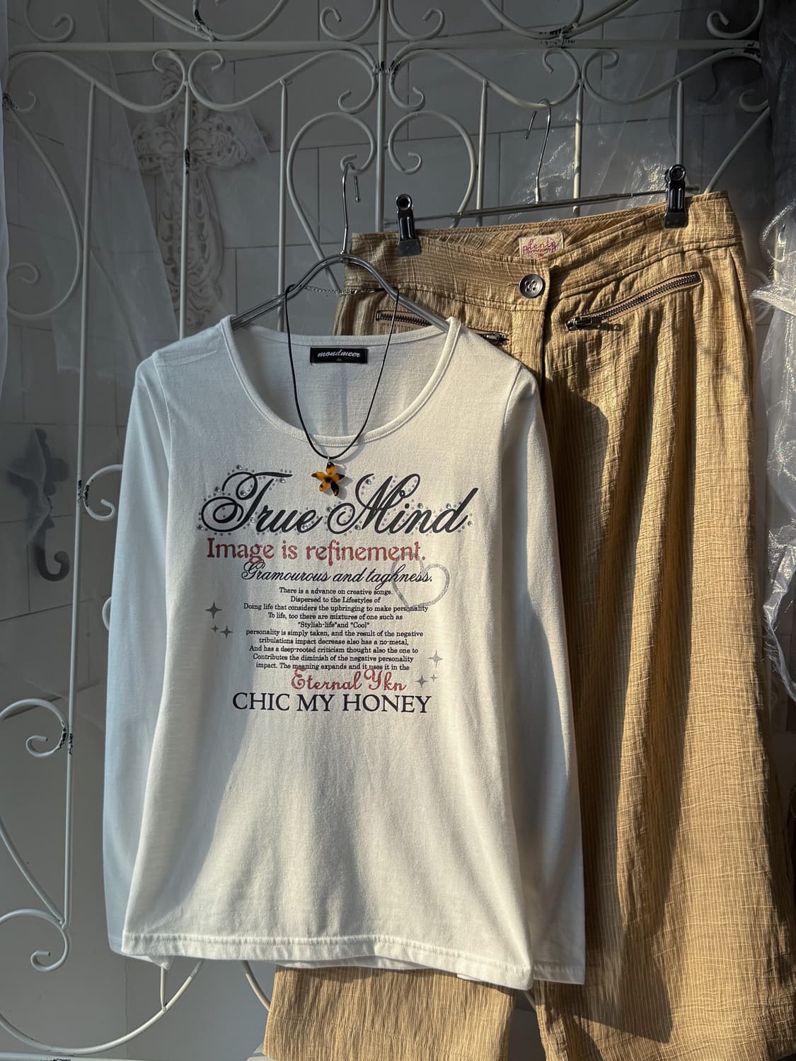 Beaded Lettering T-Shirt 0358 상품이미지1