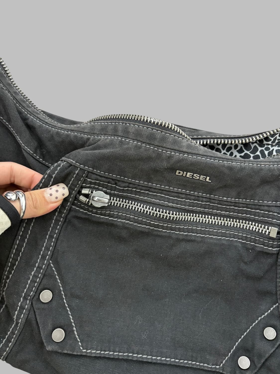 DIESEL canvas shoulder bag black  상품이미지8