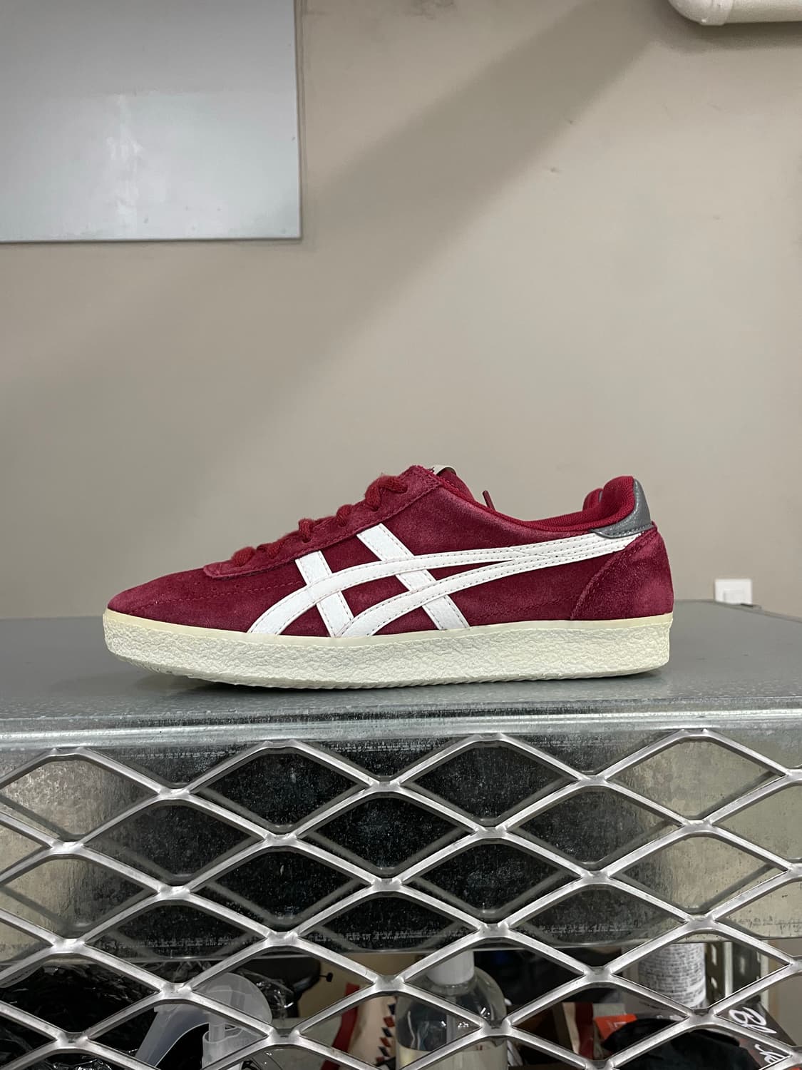 오니츠카타이거 비카 모스코우 버건디 스웨이드 250 상품이미지1