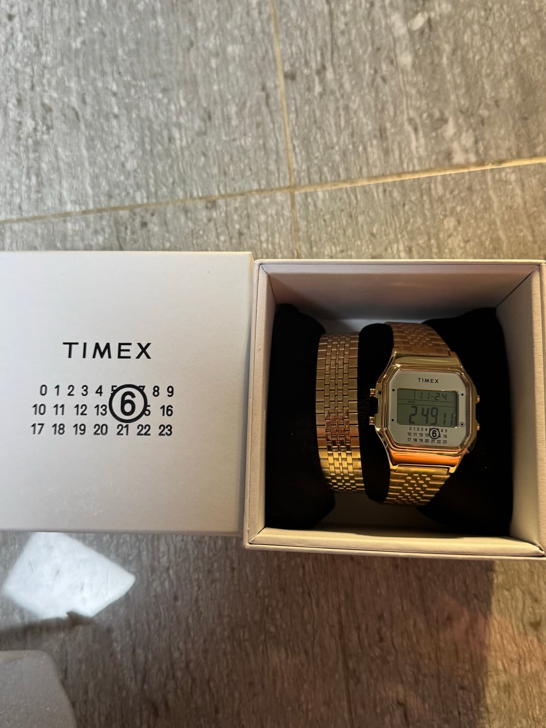 MM6 x Timex T80 워치 기프트세트 골드 상품이미지3