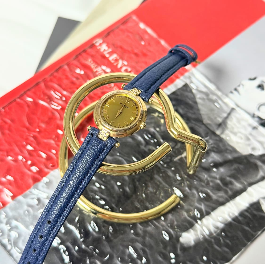 발렌시아가 BB로고 빈티지 라운드골드 워치 상품이미지2