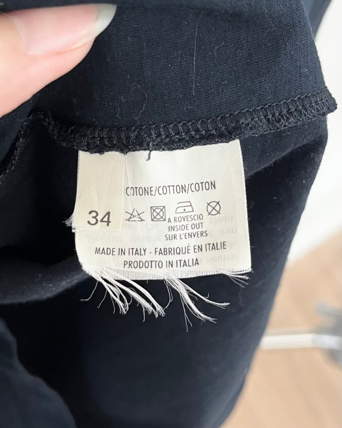 입생로랑 블랙 핀 프린트 코튼 하프티 상품이미지8