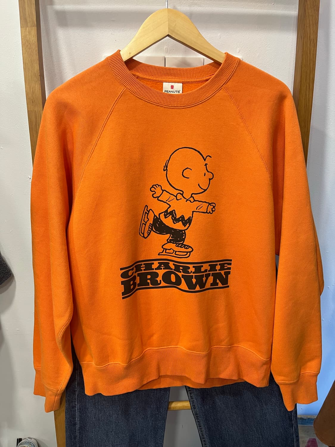 피너츠 찰리브라운 오렌지 맨투맨 상품이미지1
