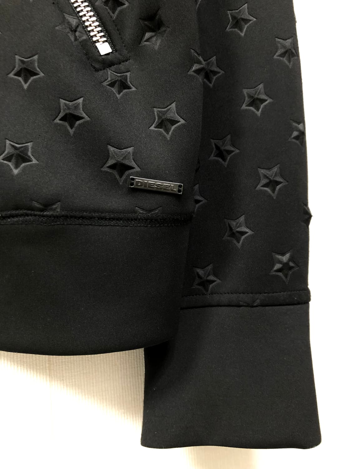 DIESEL 디젤 남성 입체 별 패턴 폴리 스판 봄버자켓 트랙탑 _ 블랙 상품이미지3