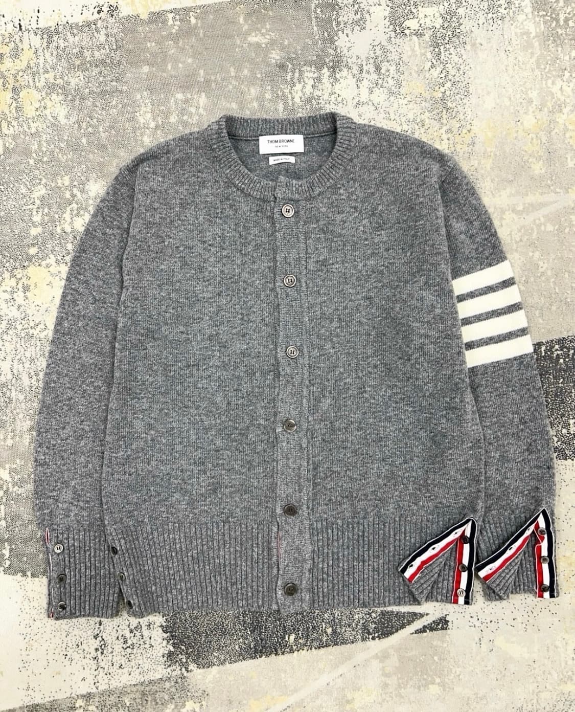 톰브라운 가디건 판매합니다 상품이미지2