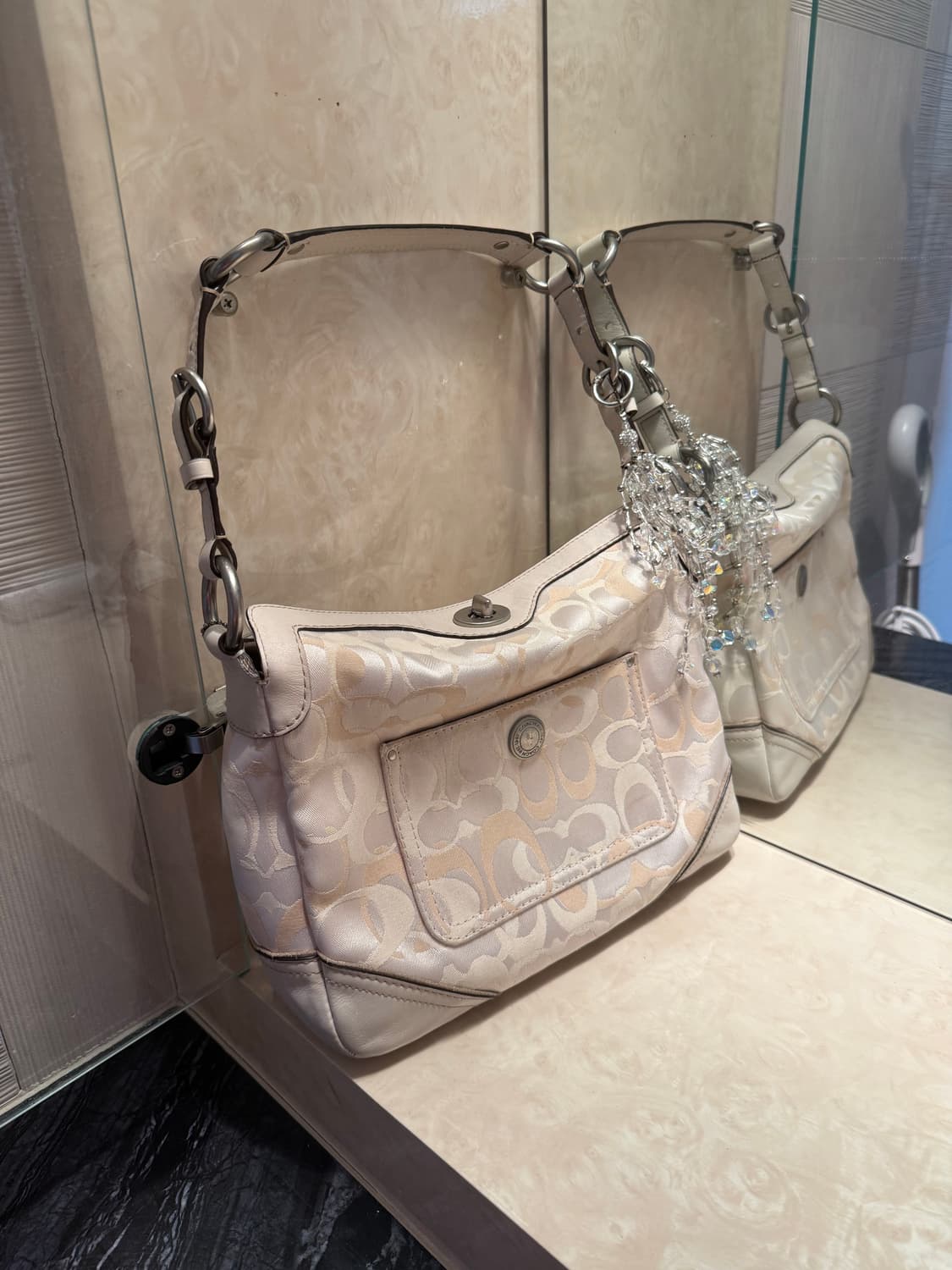 COACH WHITE SHOULDER BAG 상품이미지1