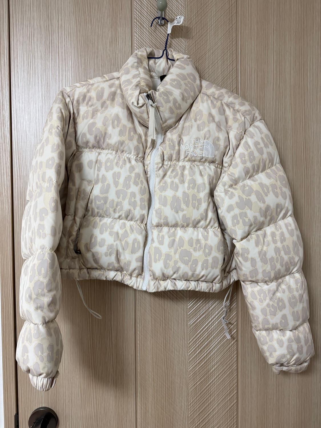 노스페이스 패딩 눕시 700 레오파드 M 상품이미지2