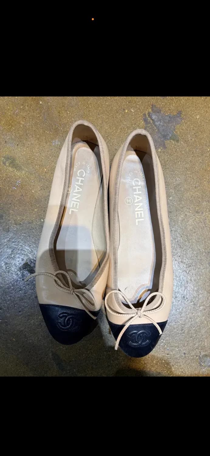 샤넬 베이지 & 블랙 발레리나 플랫 상품이미지1