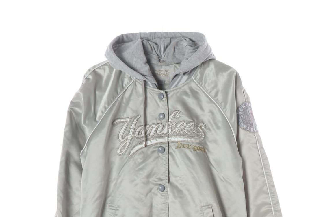 MLB 뉴욕 양키스 실버 새틴 후드 바시티 자켓 90 상품이미지3