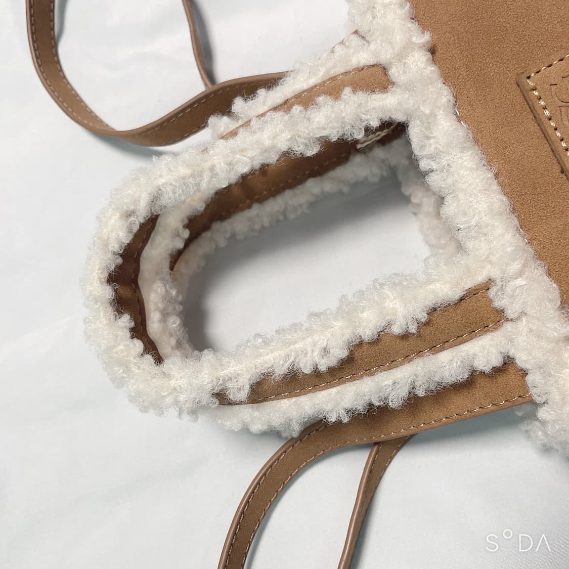 어그 텔파 크로스백 상품이미지6