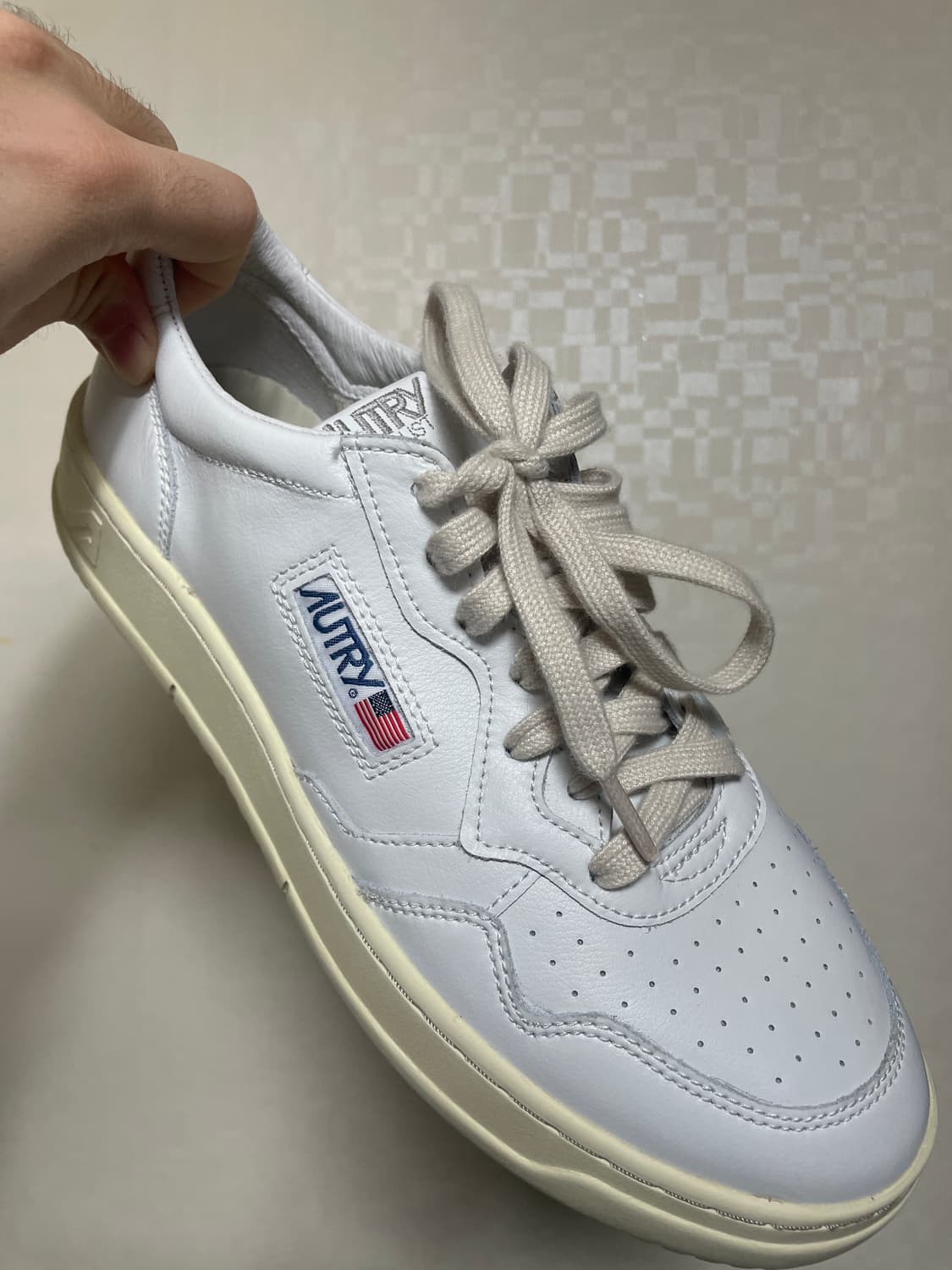 오트리 메달리스트 로우 화이트 상품이미지3