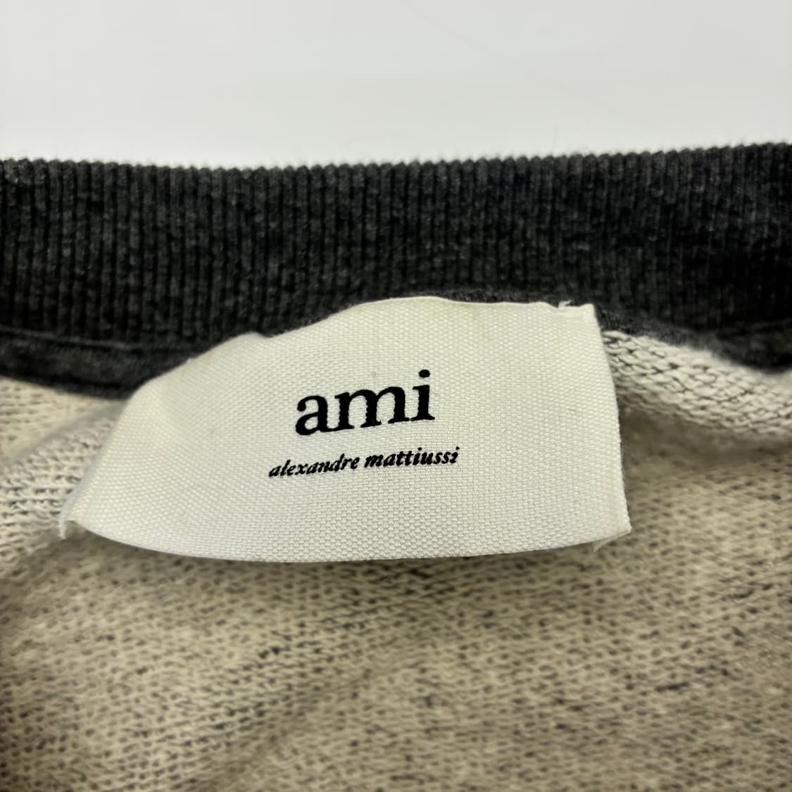 Ami  아미 x 퓨마 빅 하트로고 그레이 맨투맨 상품이미지4