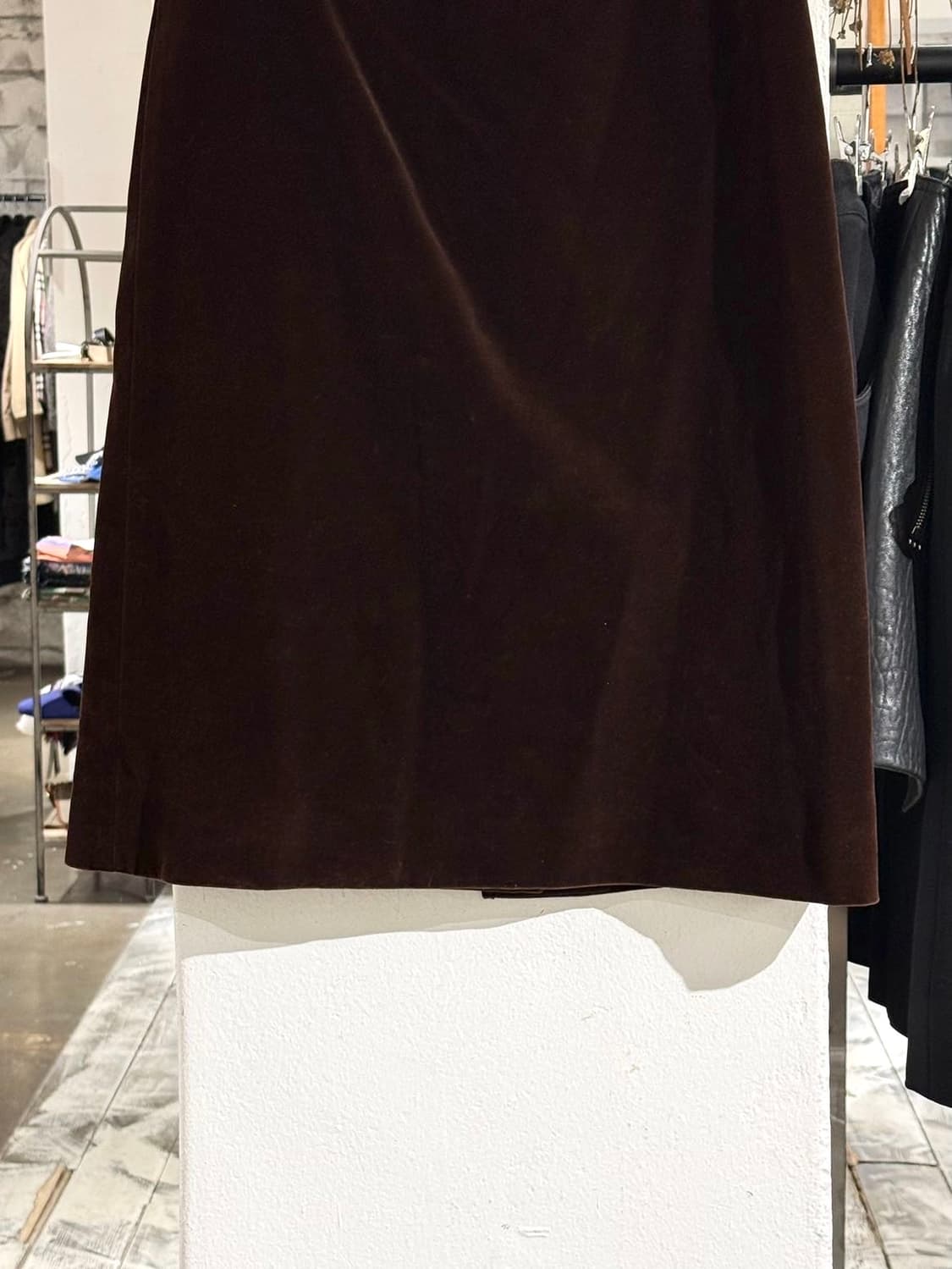 셀린느 90s 브라운 벨벳 체인 미디 스커트 상품이미지3