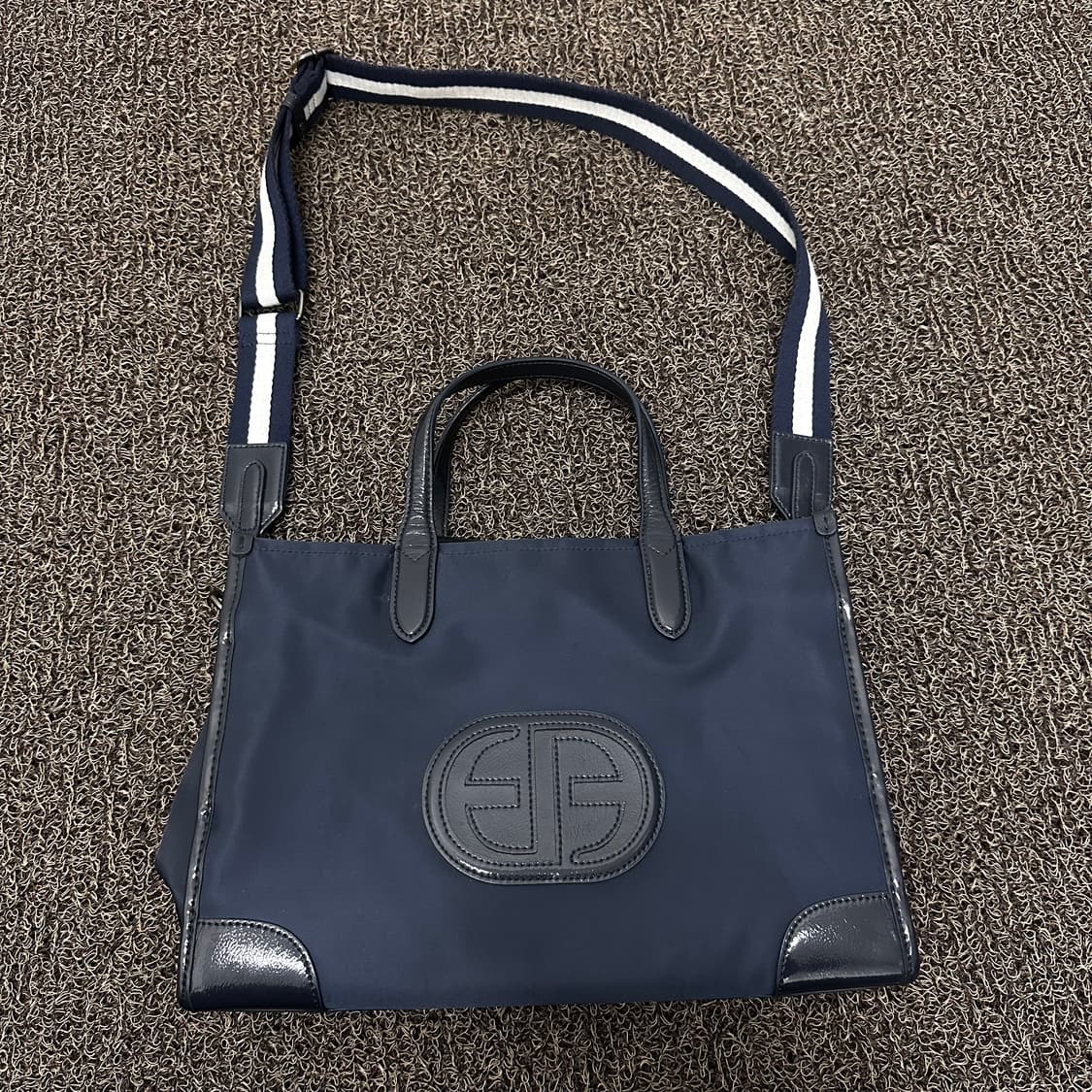 에스콰이어 여성 크로스백 엘라백 네이비 상품이미지1