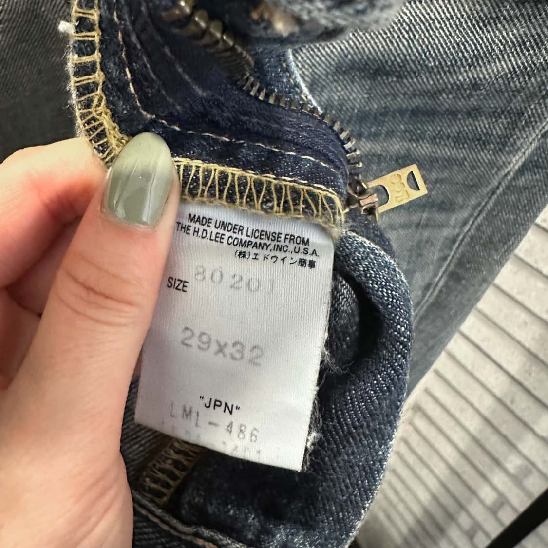 LEE 워싱 데님 팬츠 레귤러 스트레이트 핏 백 패치 로고 디테일 중청 상품이미지8