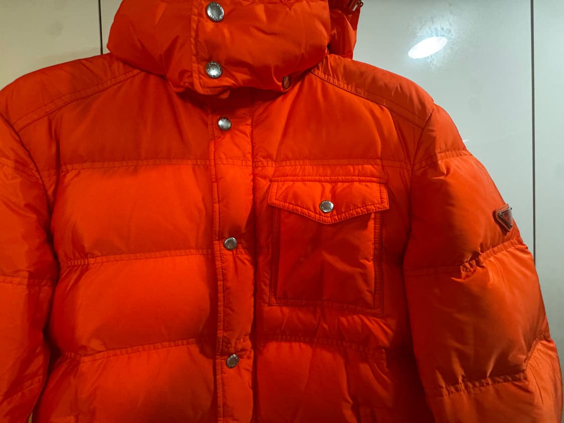 (54) 프라다 삼각로고 패딩 sgh573 상품이미지3