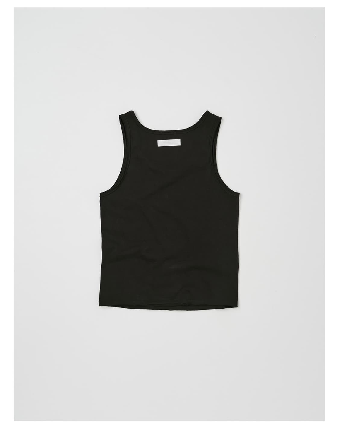 RAW DETAIL SLEEVELESS TOP IN BLACK 상품이미지4