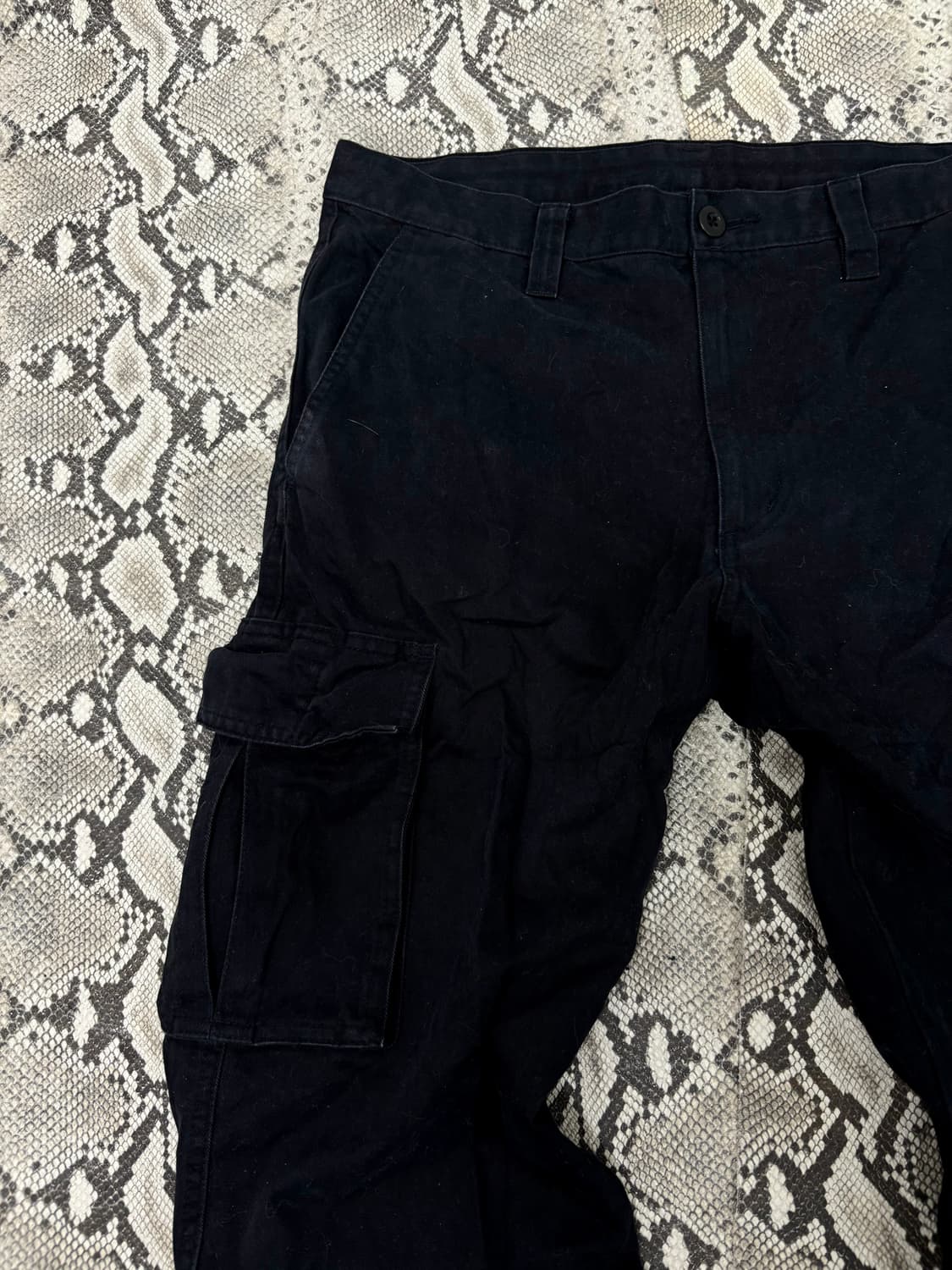 “Vintage” Y2K Black Cargo Pants 상품이미지2