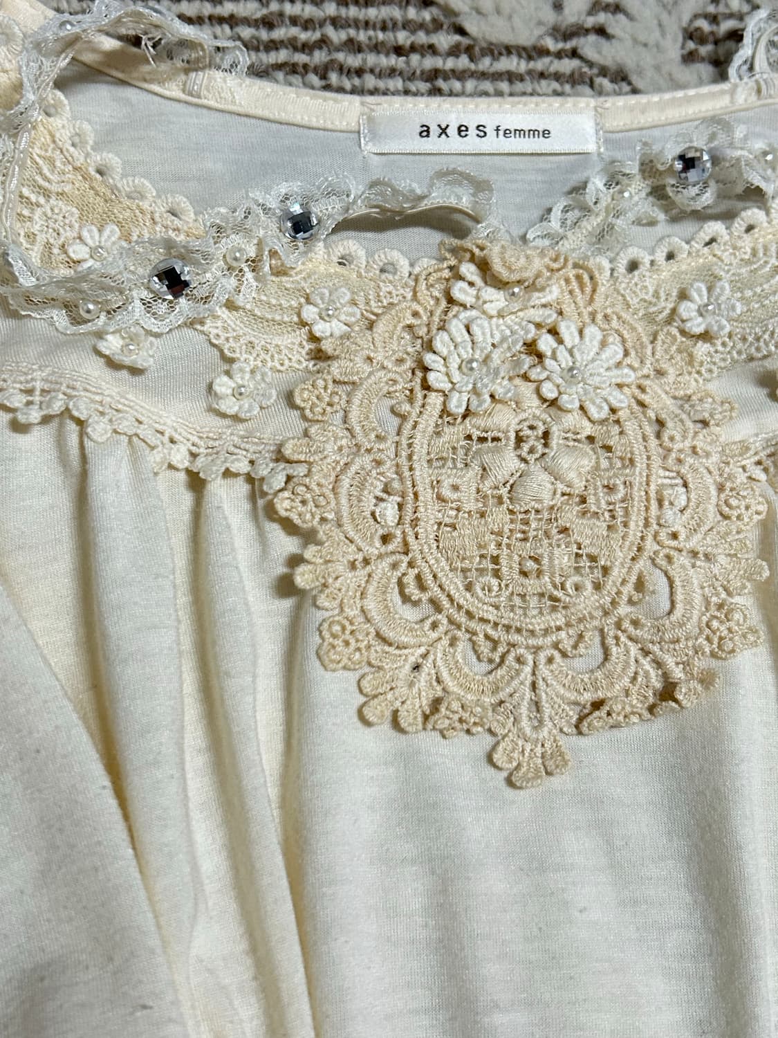 엑시즈팜 큐빅레이스 블라우스 상품이미지2