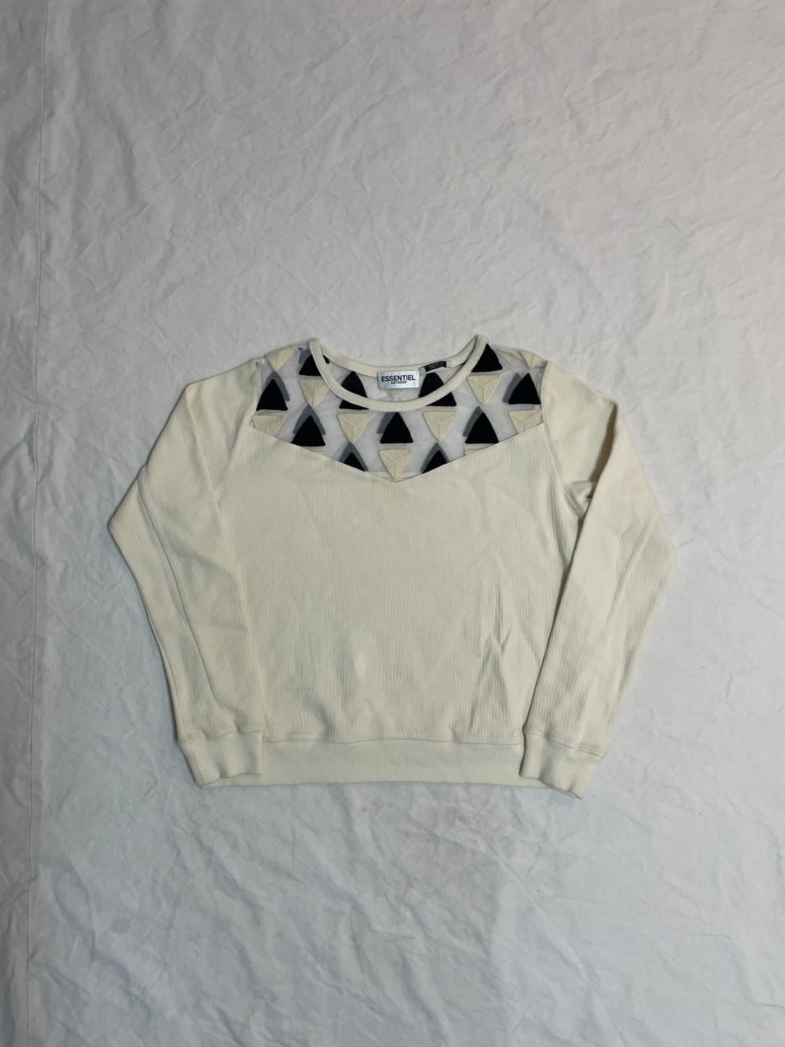 에센셜 맨투맨 상품이미지1