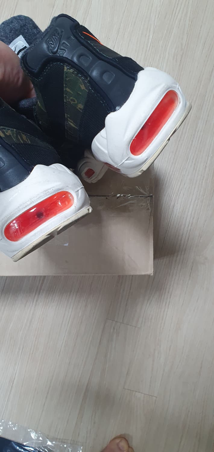 칼하트 x 나이키 에어맥스 판매합니다 상품이미지8