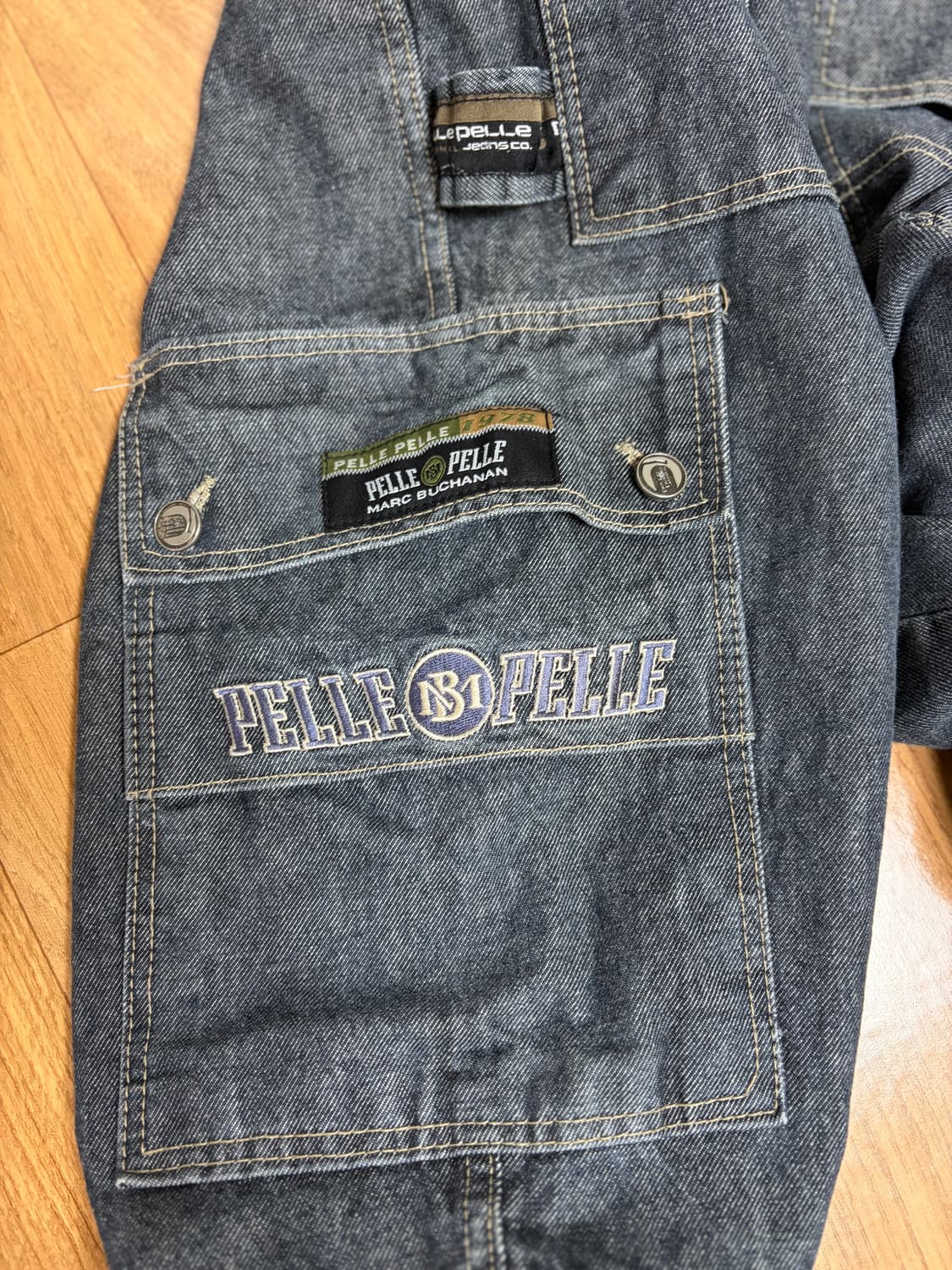 펠레펠레 디테일 바지입니다 상품이미지1