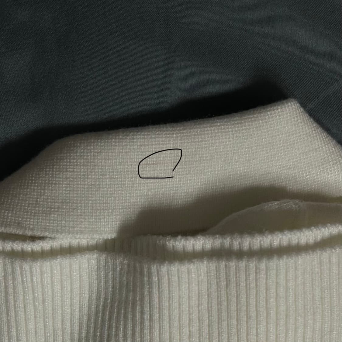 (새상품) 페일제이드 카라 니트 티 화이트  상품이미지10