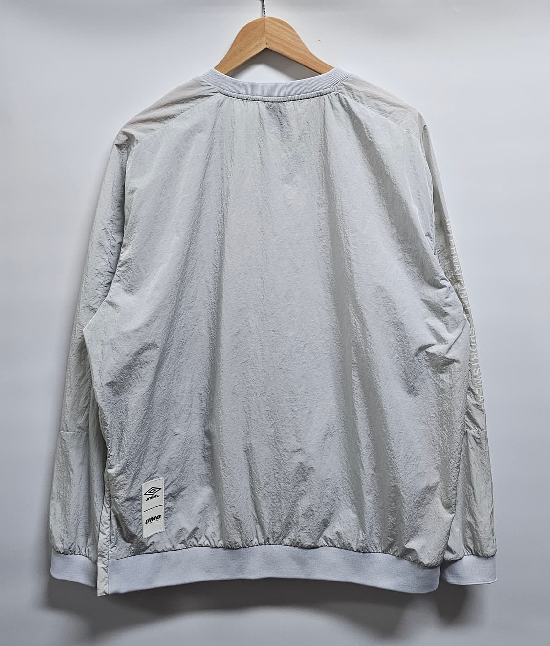 엄브로 우븐 웜업 맨투맨 95 상품이미지2