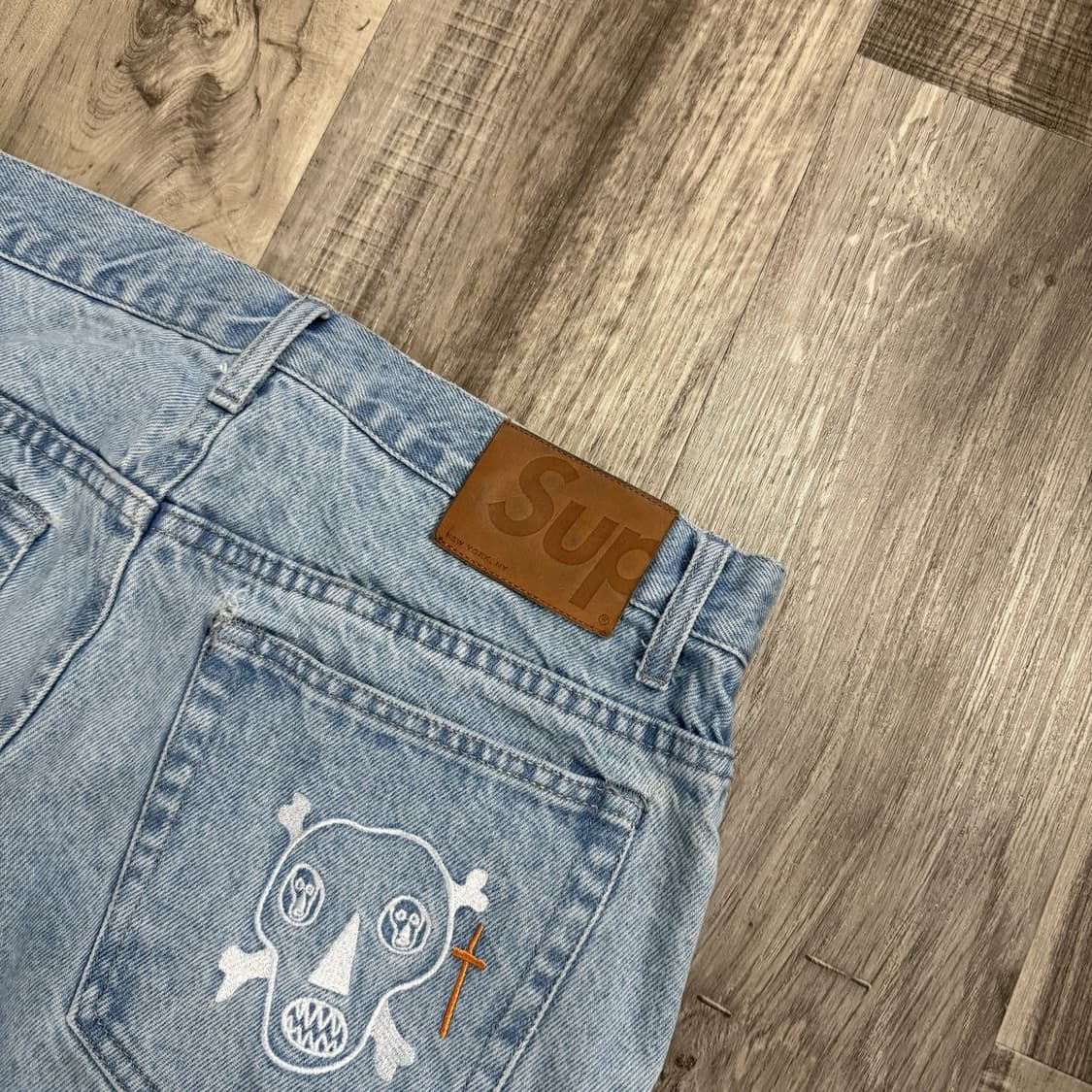 21SS 슈프림 클레이튼 패터슨 스컬스 자수 레귤러 진 상품이미지2